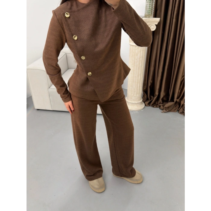 Düğmeli Asimetrik Triko Takım - KAHVE