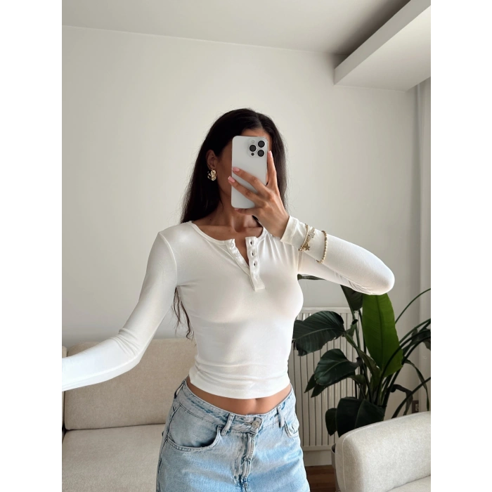 Düğmeli Buzzy Kumaş Crop - BEYAZ