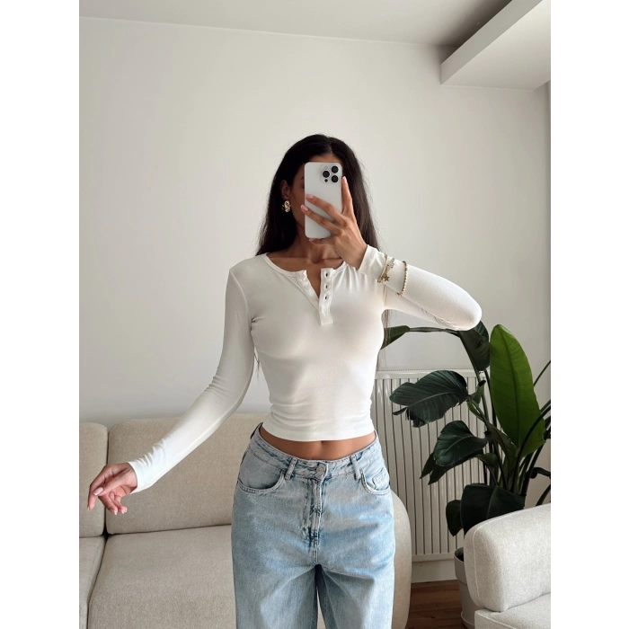 Düğmeli Buzzy Kumaş Crop - BEYAZ