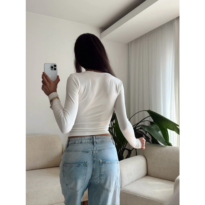Düğmeli Buzzy Kumaş Crop - BEYAZ