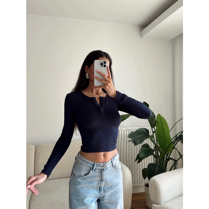 Düğmeli Buzzy Kumaş Crop - LACİVERT