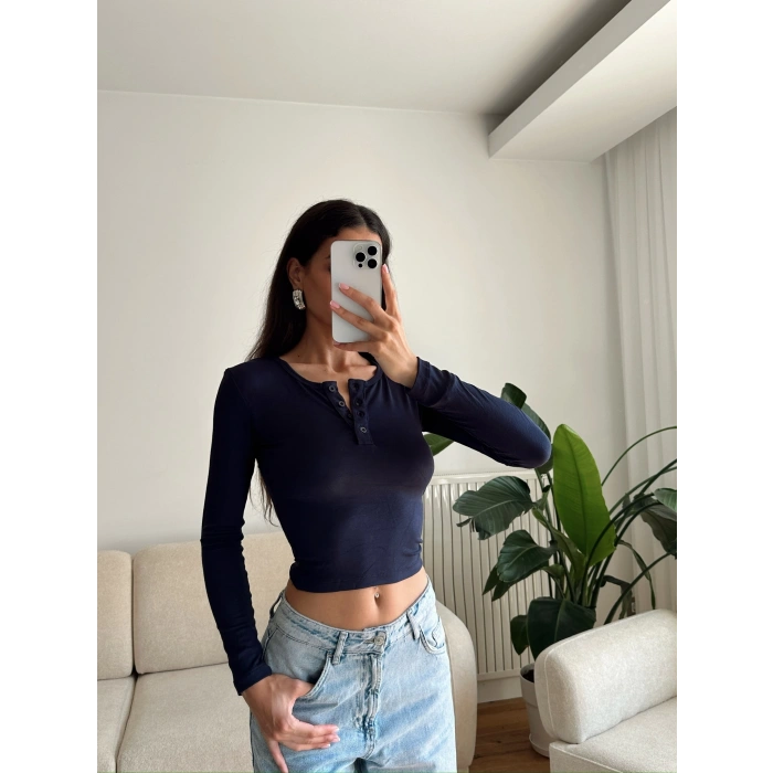 Düğmeli Buzzy Kumaş Crop - LACİVERT