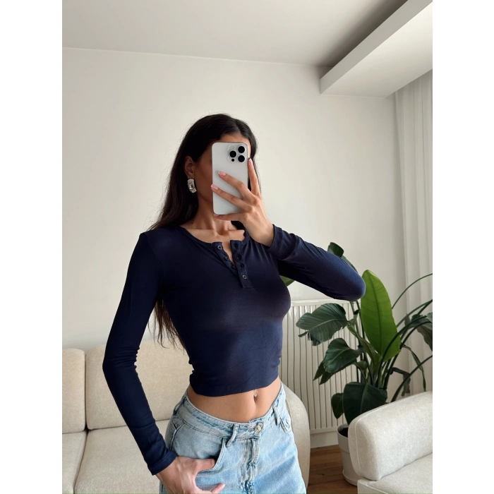 Düğmeli Buzzy Kumaş Crop - LACİVERT