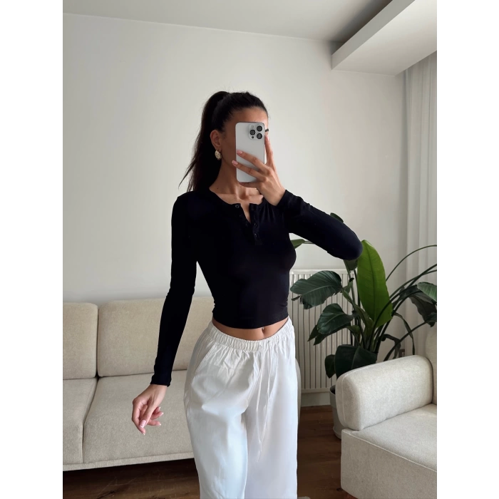 Düğmeli Buzzy Kumaş Crop - SİYAH