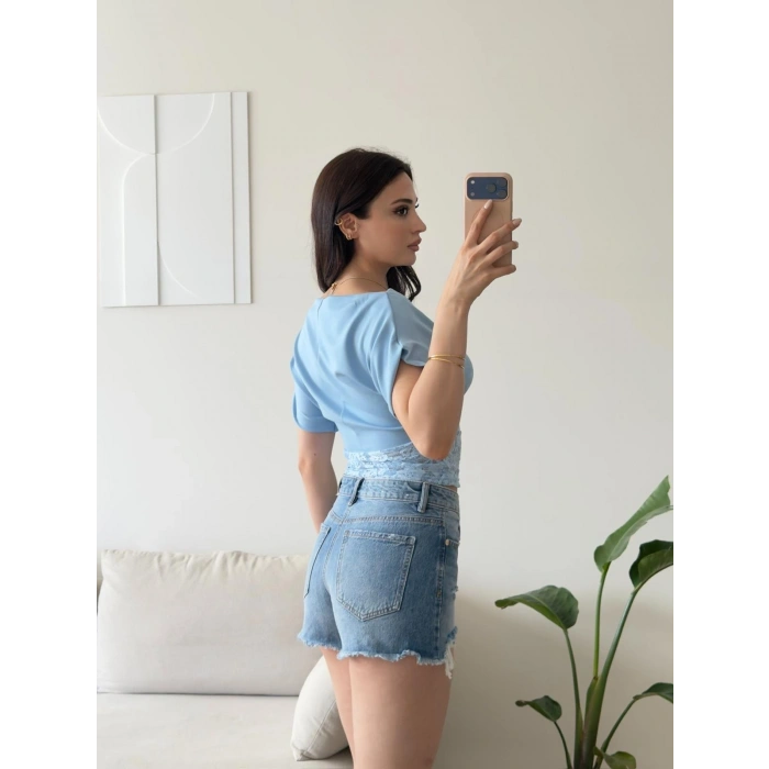 Eteği Güpür Kayık Yaka Bluz - MAVİ