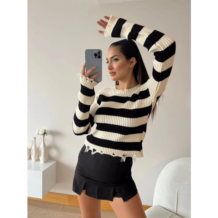 Eteği Kesik Şeritli Triko Bluz