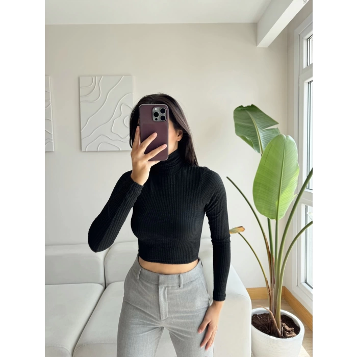 Fitilli Boğazlı Crop Bluz - SİYAH