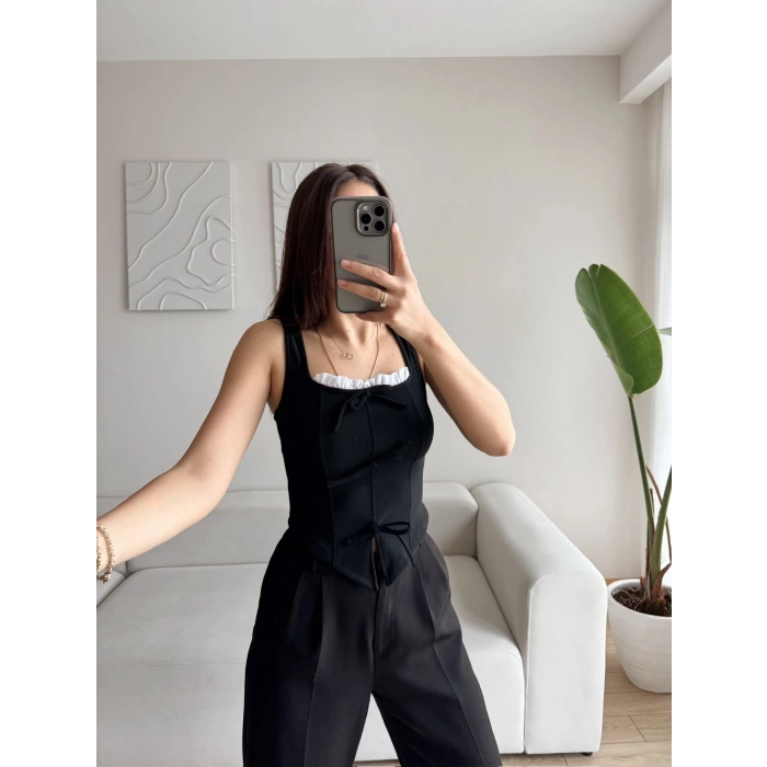Fiyonklu Garnili Bluz - SİYAH