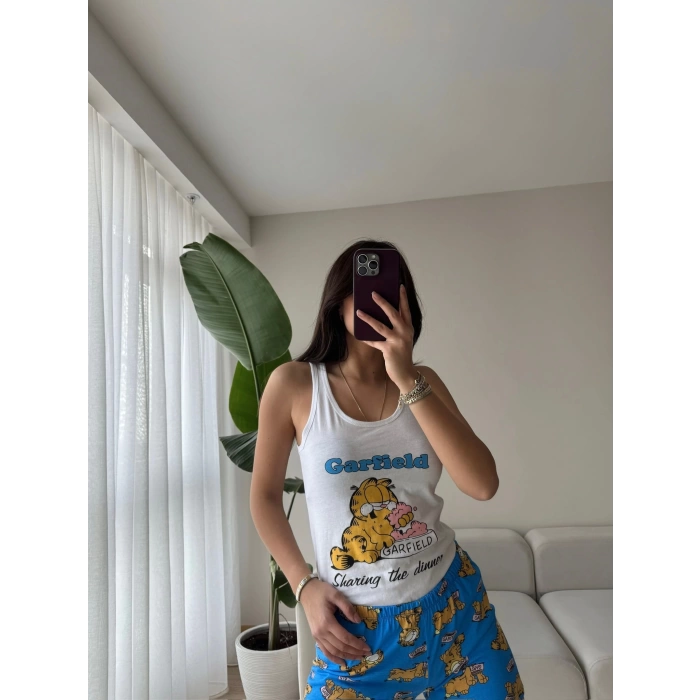 Garfield Şortlu Pijama Takımı
