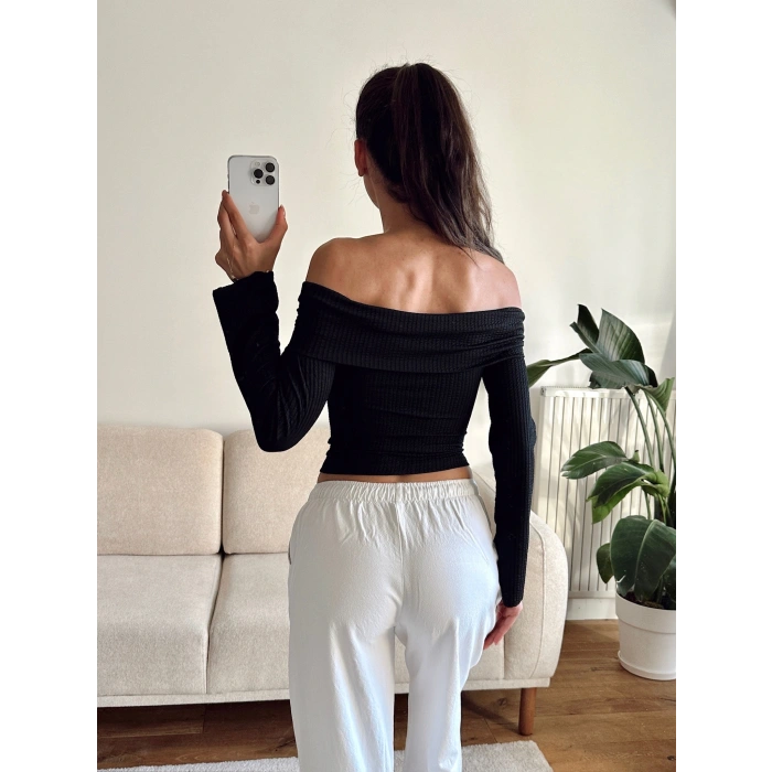 Gofre Madonna Yaka Crop - SİYAH