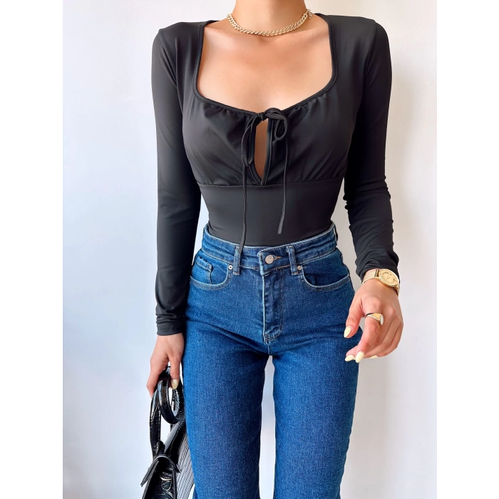 Göğüs Bağlamalı Crop Bluz-SİYAH