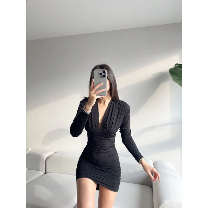 Göğüs Dekolte Büzgülü Elbise-SİYAH