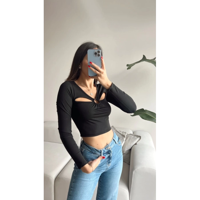 Göğüs Halka Detay Crop Bluz-SİYAH