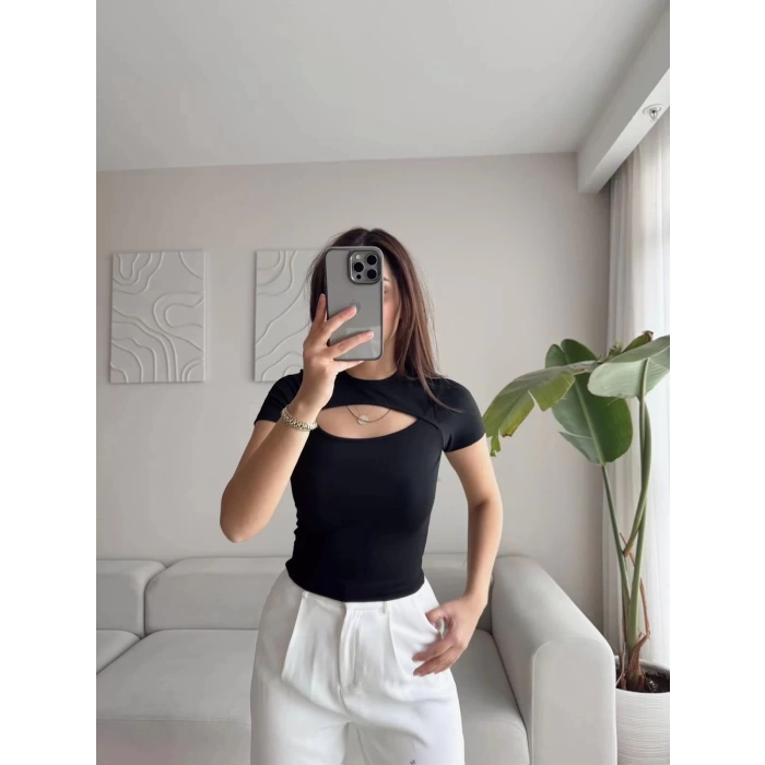 Göğüs Pencere Crop - SİYAH