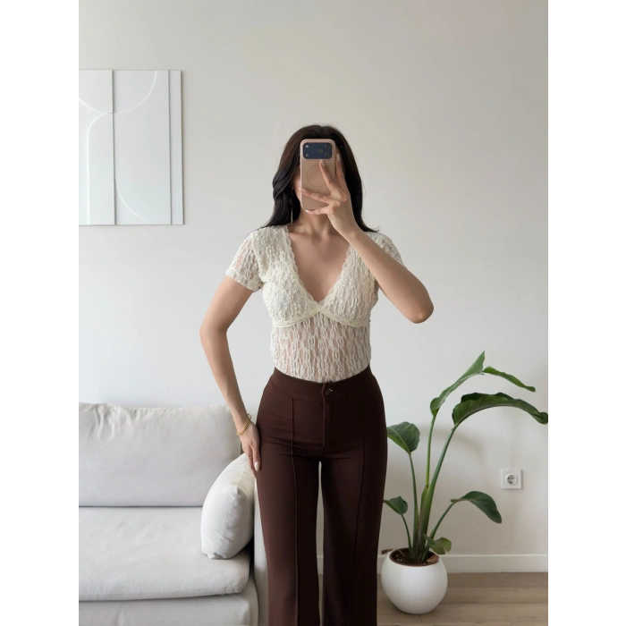 Güpürlü V Yaka Bodysuit - BEYAZ