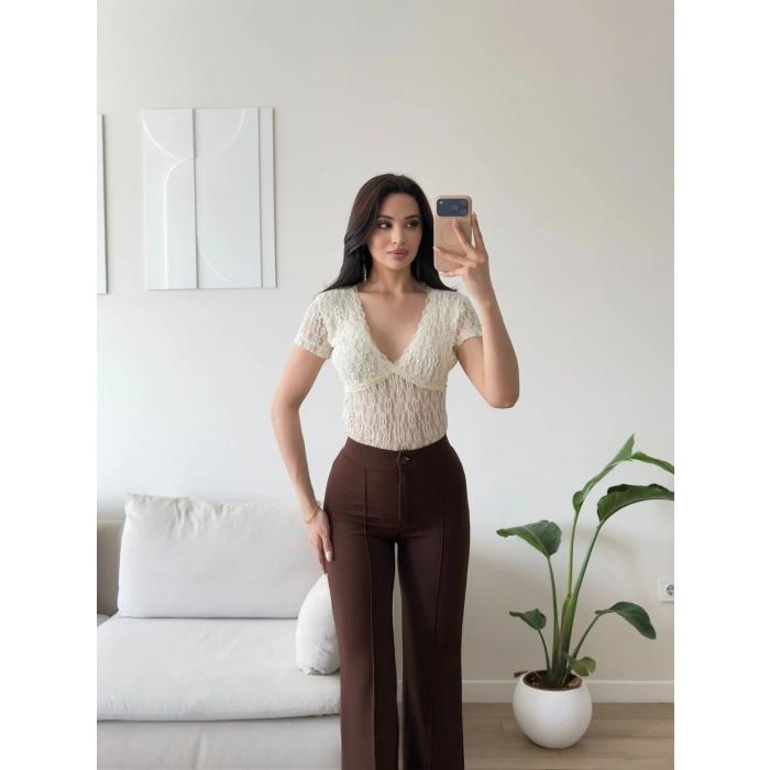 Güpürlü V Yaka Bodysuit - BEYAZ