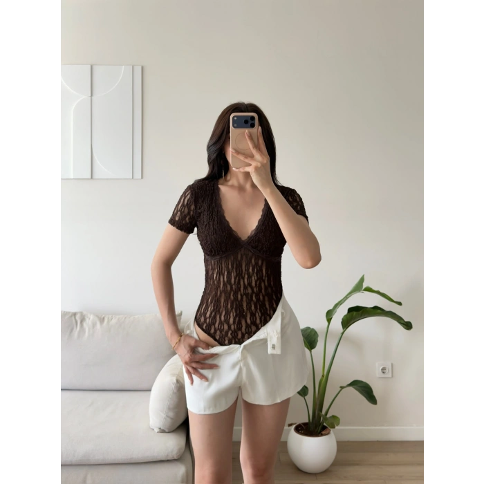 Güpürlü V Yaka Bodysuit - KAHVE