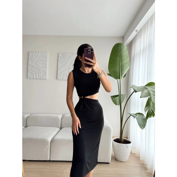 Halka Detay Bel Dekolte Kolsuz Elbise-SİYAH