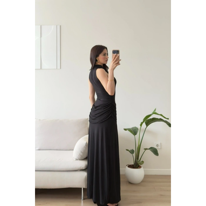 Halter Yaka Bel Drape Yırtmaçlı Elbise - SİYAH