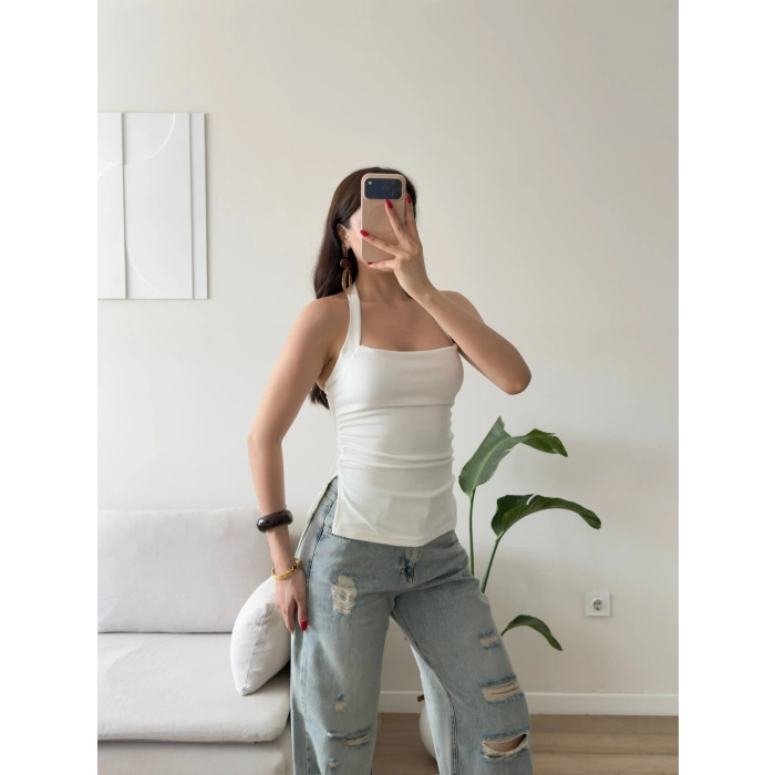 Halter Yaka Yırtmaçlı Bluz - BEYAZ
