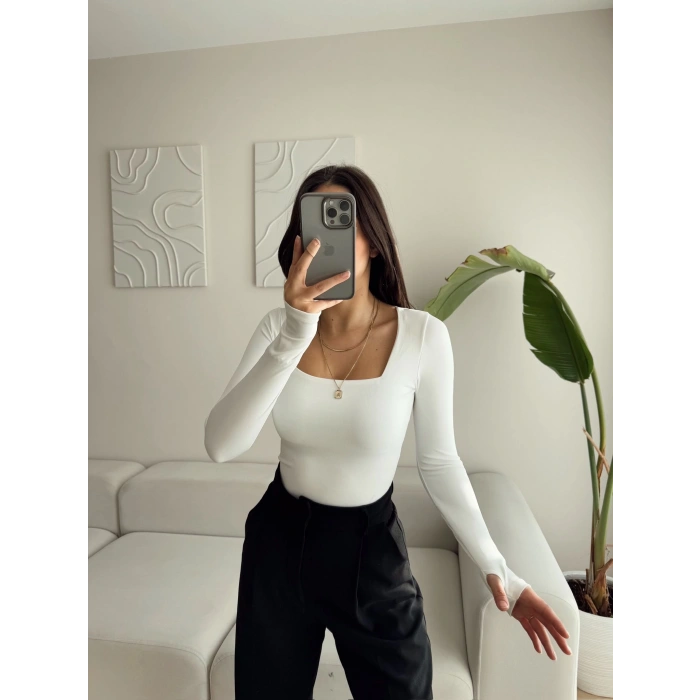 Kare Yaka Parmak Geçmeli Astarlı Bluz