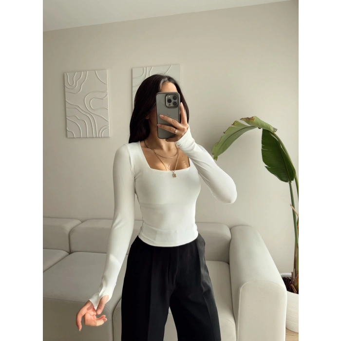 Kare Yaka Parmak Geçmeli Astarlı Bluz