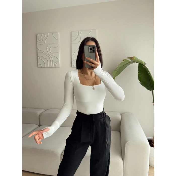 Kare Yaka Parmak Geçmeli Astarlı Bluz