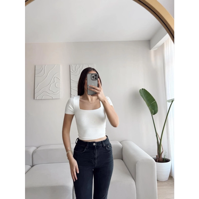 Kare Yaka Astarlı Kısa Crop - BEYAZ