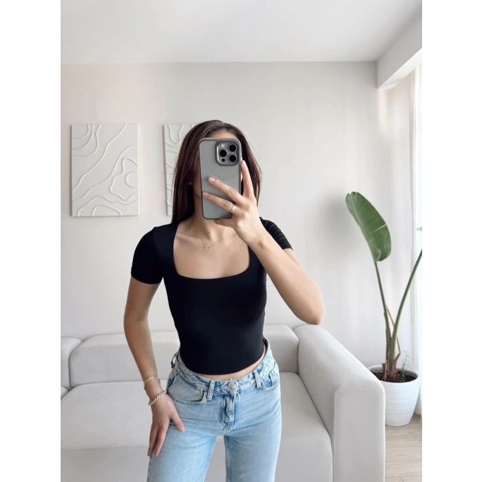 Kare Yaka Astarlı Kısa Crop - SİYAH