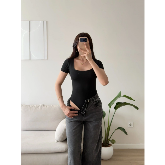 Kare Yaka Bodysuit - SİYAH