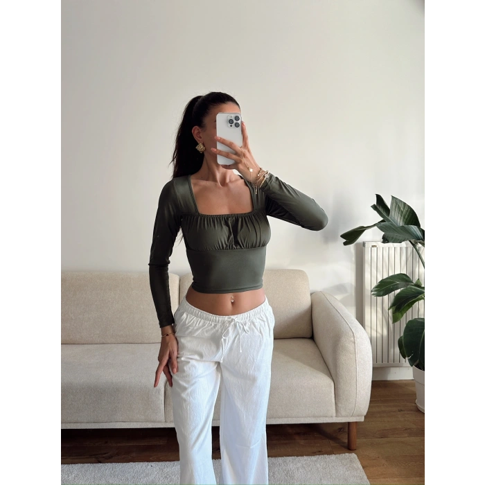 Kare Yaka Büzgü Detay Crop - HAKİ