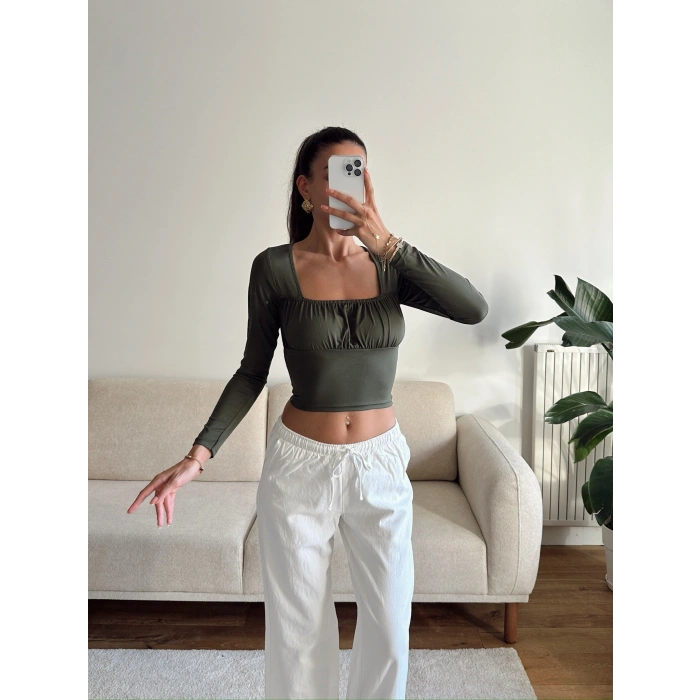 Kare Yaka Büzgü Detay Crop - HAKİ