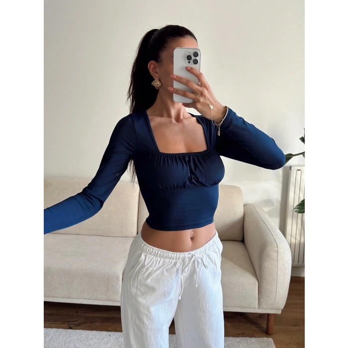 Kare Yaka Büzgü Detay Crop - LACİVERT