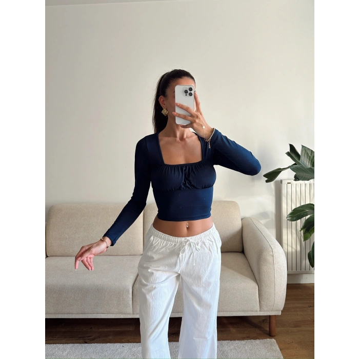 Kare Yaka Büzgü Detay Crop - LACİVERT