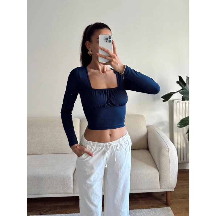 Kare Yaka Büzgü Detay Crop - LACİVERT