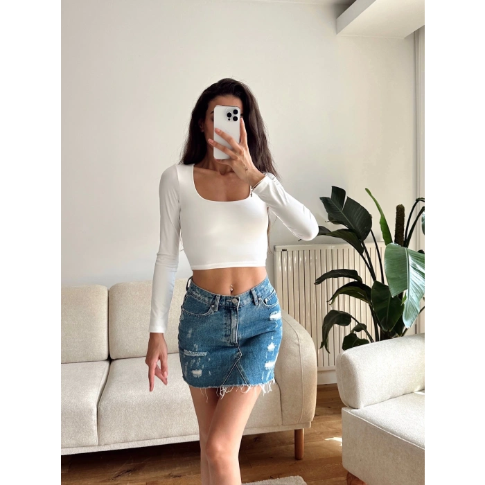 Kare Yaka Kısa Crop - BEYAZ