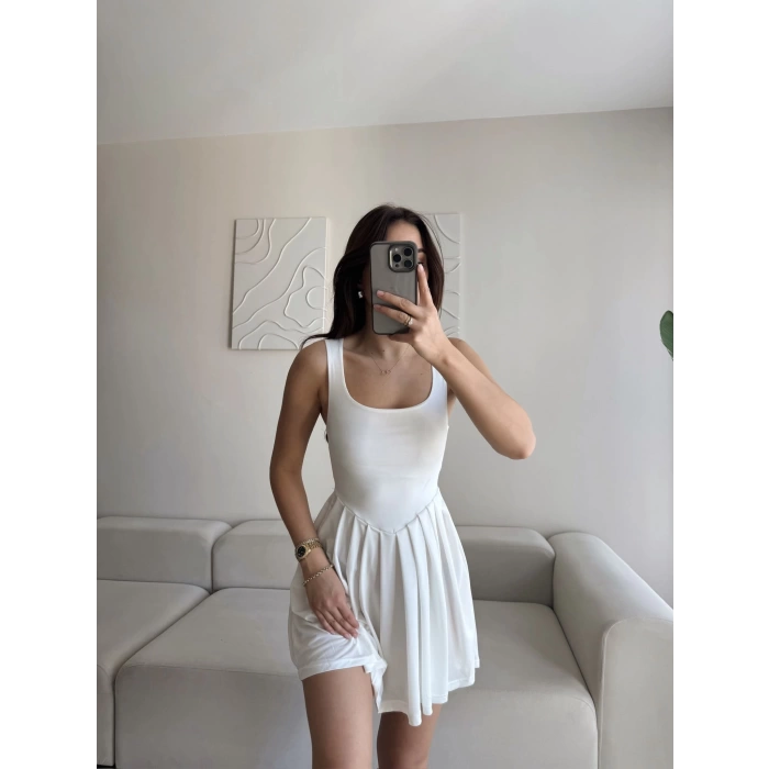 Kare Yaka Pileli Elbise - BEYAZ
