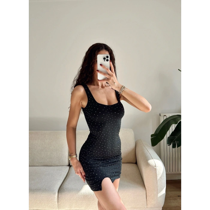 Kare Yaka Taşlı Elbise - SİYAH