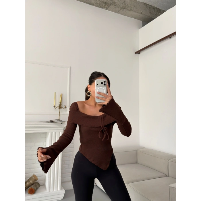 Kaşkorse Madonna Ön Büzgü Bluz - KAHVE