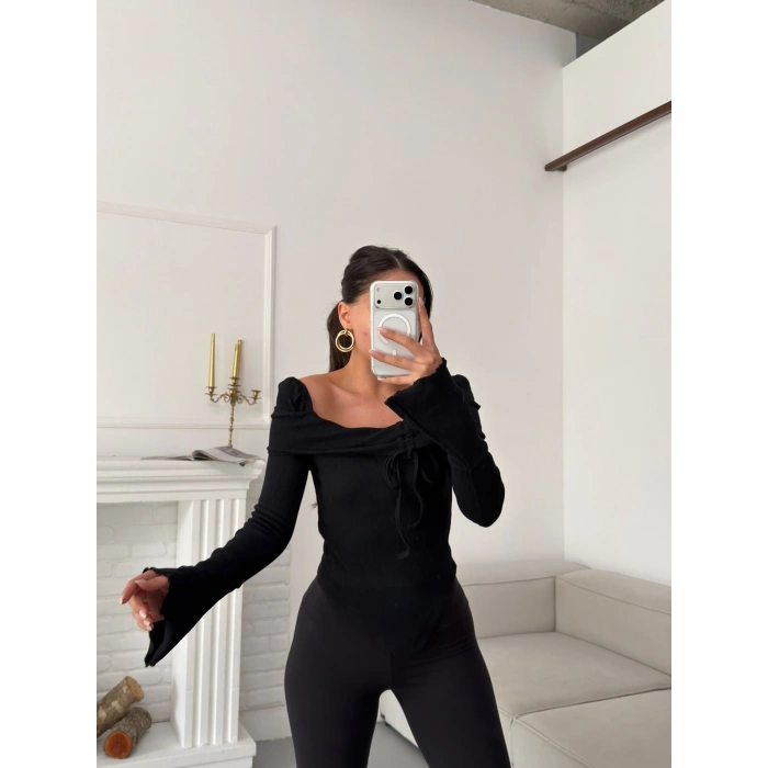 Kaşkorse Madonna Ön Büzgü Bluz - SİYAH