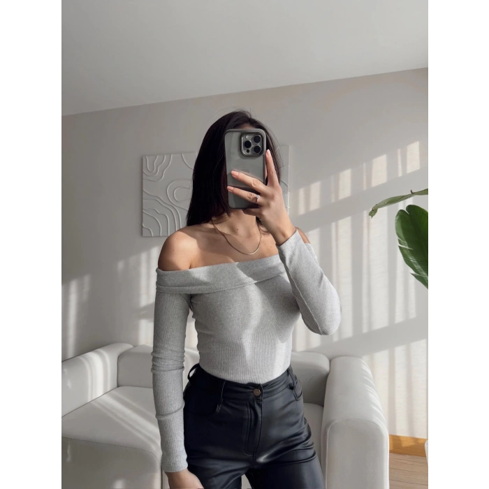 Kaşkorse Madonna Yaka Bluz - GRİ