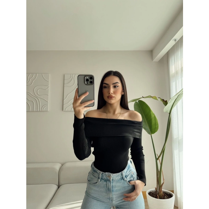 Katlamalı Madonna Crop- SİYAH