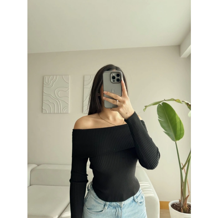 Katlamalı Madonna Crop- SİYAH