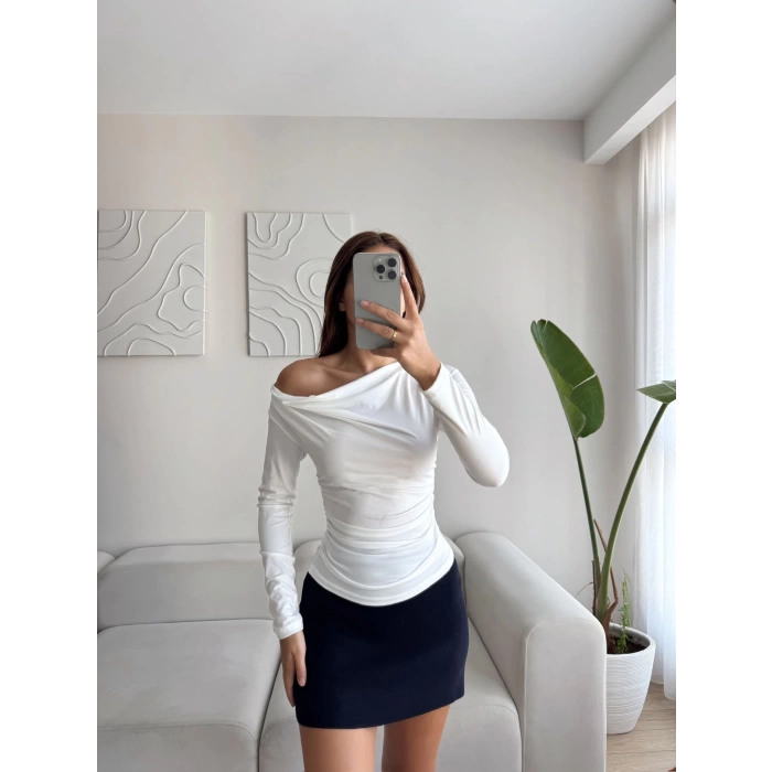 Kayık Yaka Crop - BEYAZ