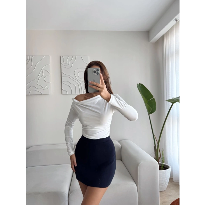 Kayık Yaka Crop - BEYAZ