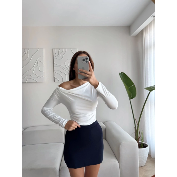 Kayık Yaka Crop - BEYAZ