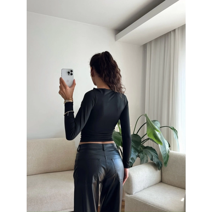 Kayık Yaka Crop - SİYAH