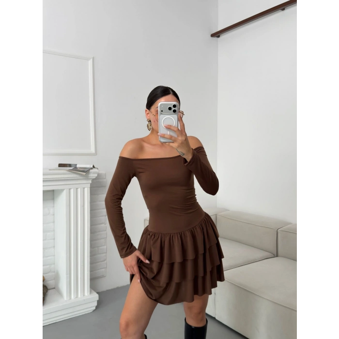 Kayık Yaka Fırfırlı Elbise - VİZON