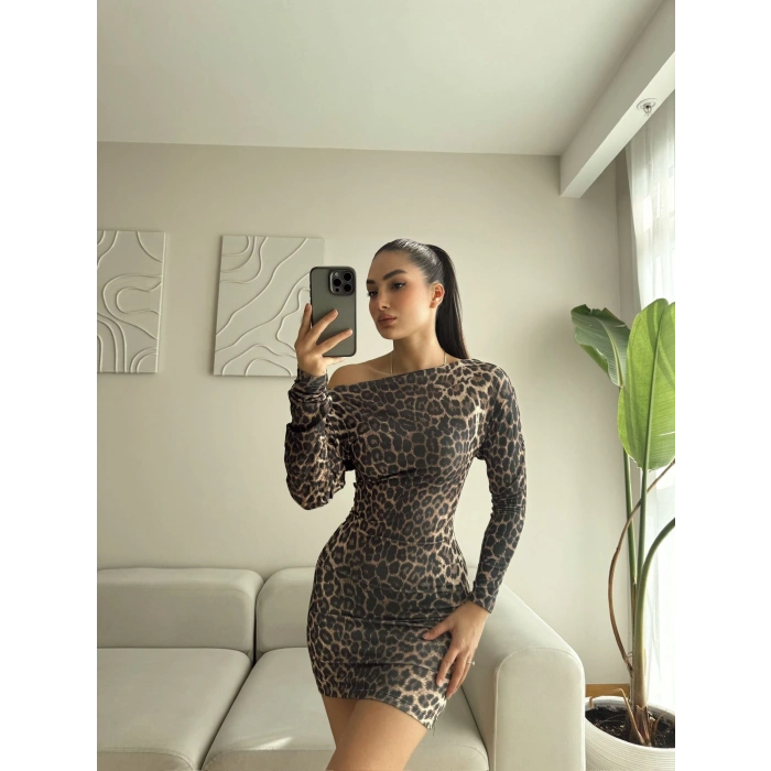 Kayık Yaka Kol Büzgülü Elbise - LEOPAR