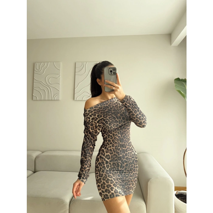 Kayık Yaka Kol Büzgülü Elbise - LEOPAR
